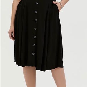 BLACK BUTTON TORRID MIDI SKIRT